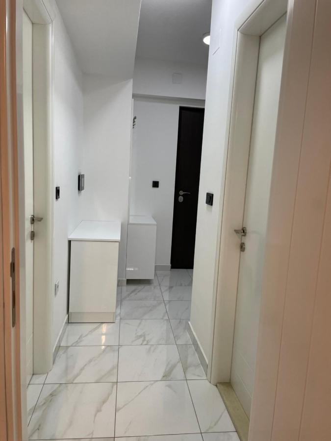 Luka Apartments Flatiron Skopje Luaran gambar