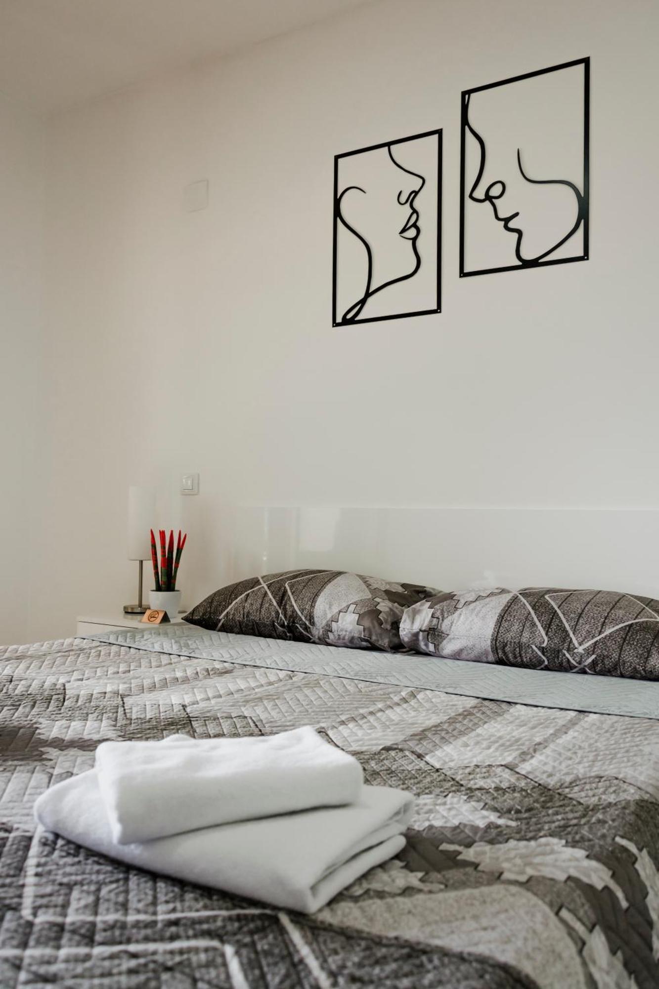 Luka Apartments Flatiron Skopje Luaran gambar